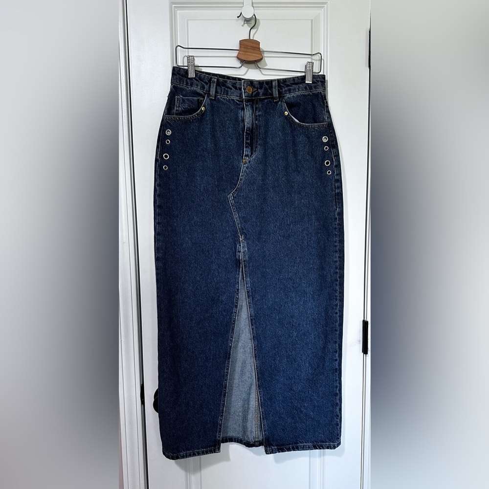 Zara Denim Maxi Women’s Skirt with Front Slit Size Large  NWT